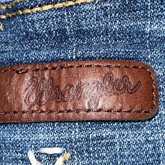Wrangler Women's Classic Blue Jeans - Picture 2 of 11